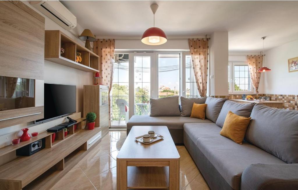 Popovic Apartment Pula